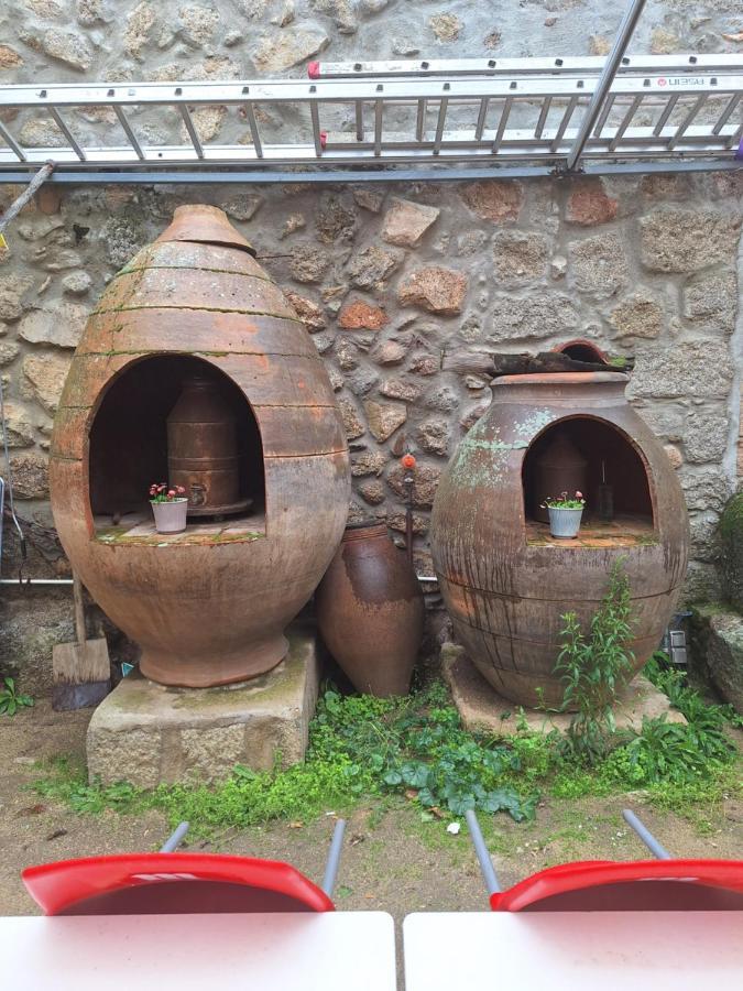 Hostal El Patio Restaurante San Bartolomé de Pinares Екстериор снимка