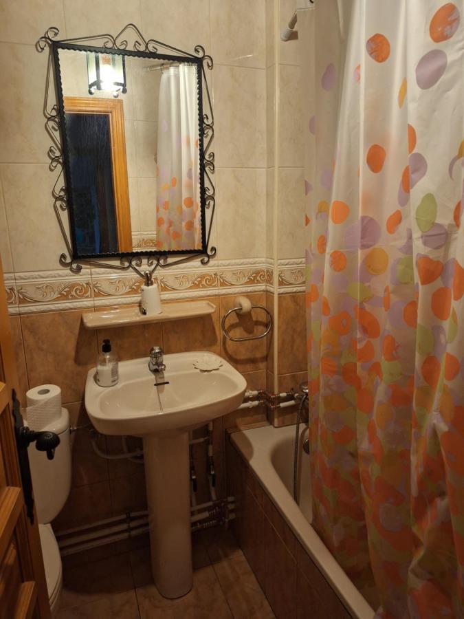 Hostal El Patio Restaurante San Bartolomé de Pinares Екстериор снимка