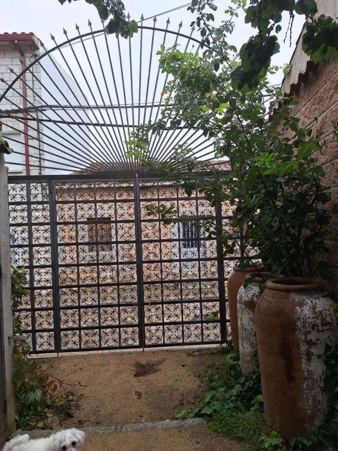 Hostal El Patio Restaurante San Bartolomé de Pinares Екстериор снимка